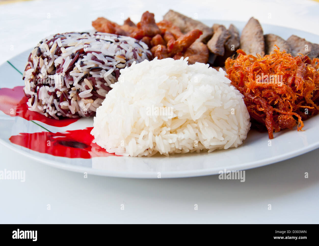 Carne de cerdo con arroz pegajoso para alimentos Foto de stock