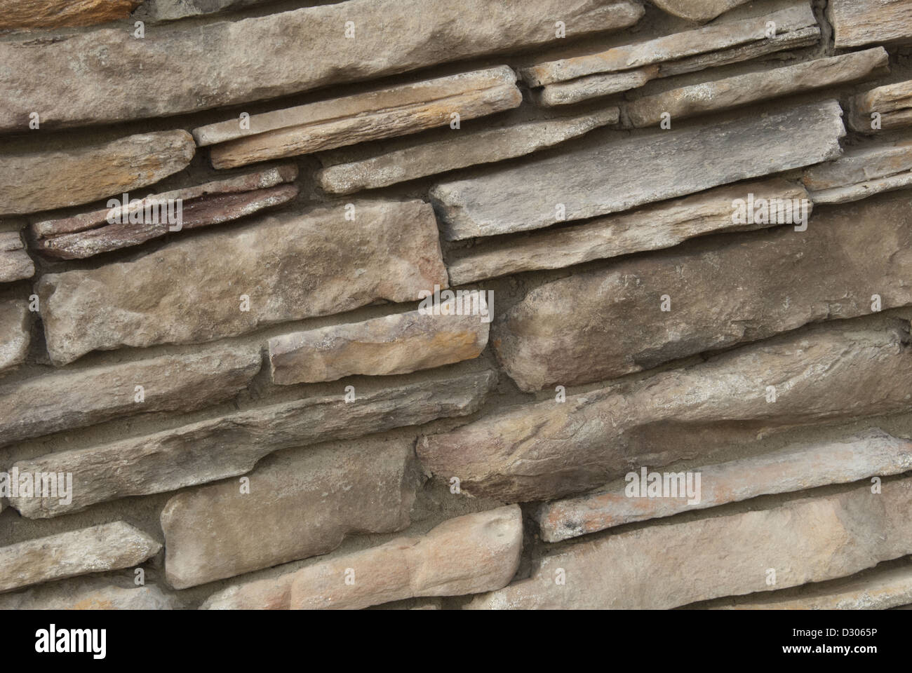 Muro de piedra decorativa, cerrar Foto de stock