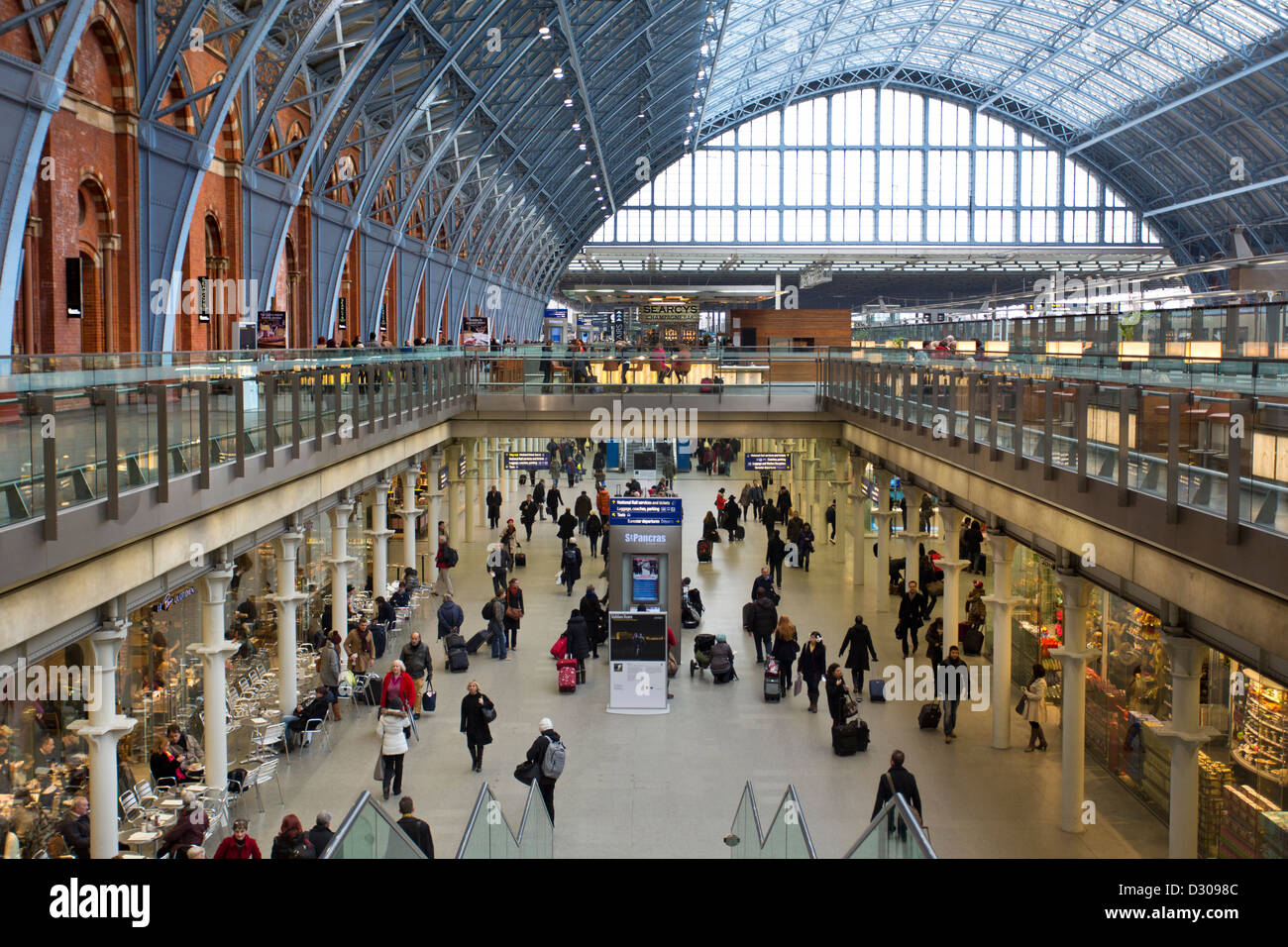 St Pancreas estación ferroviaria internacional en Londres. Foto de stock