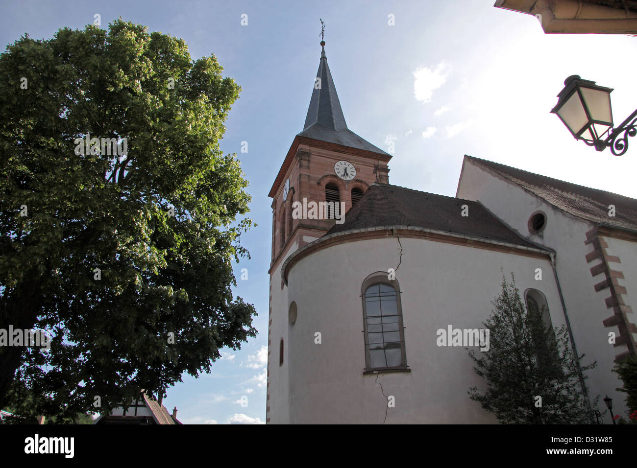 Iglesia de la aldea de Albe, Alsacia, Francia Foto de stock