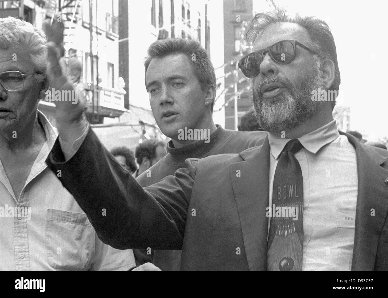 Circa 1990 Frances Ford Coppola en ubicación para el rodaje de El Padrino III en Elizabeth Street en Little Italy Foto de stock