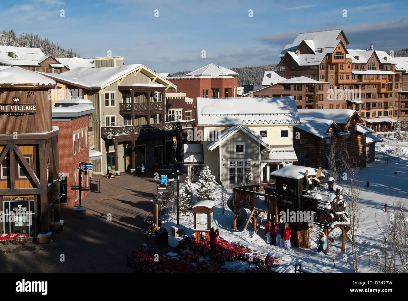 Aldea Winter Park Resort de Esquí de Colorado, EE.UU. Foto de stock