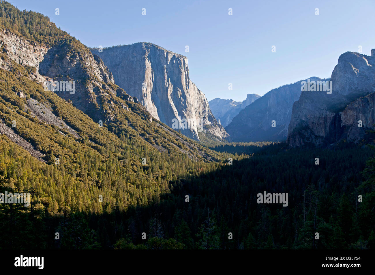 Valle de Yosemite, el Parque Nacional Yosemite, California, Estados Unidos de América, EE.UU. Foto de stock