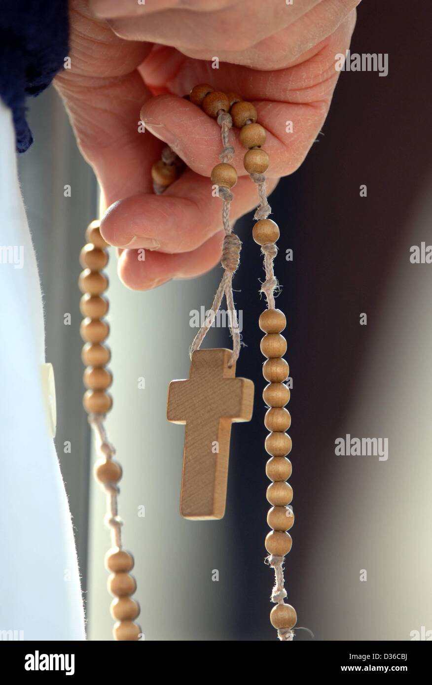 Rosarios religiosos fotografías e imágenes de alta resolución - Página 2 -  Alamy