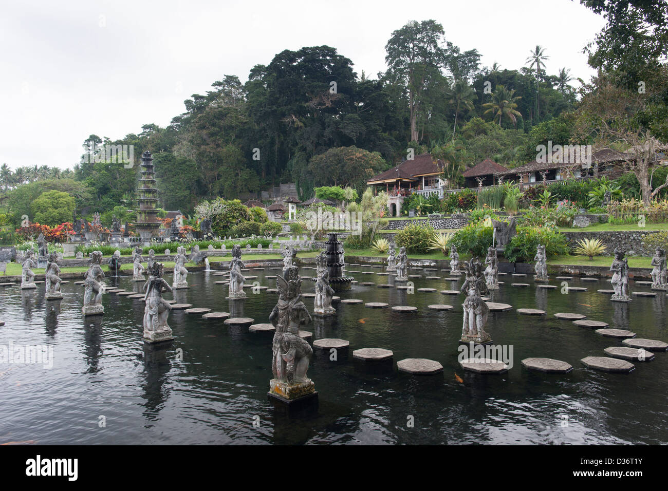 Tirta Gangga Palacio de Agua (que significa agua sagrada del Ganges en balinesa) en Bali, Indonesia. Foto de stock