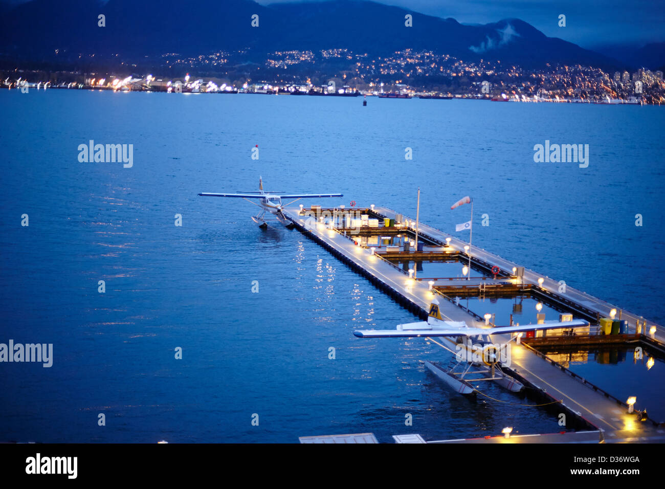 El puerto de Vancouver aeródromo agua hidroavión terminal BC Canadá Foto de stock