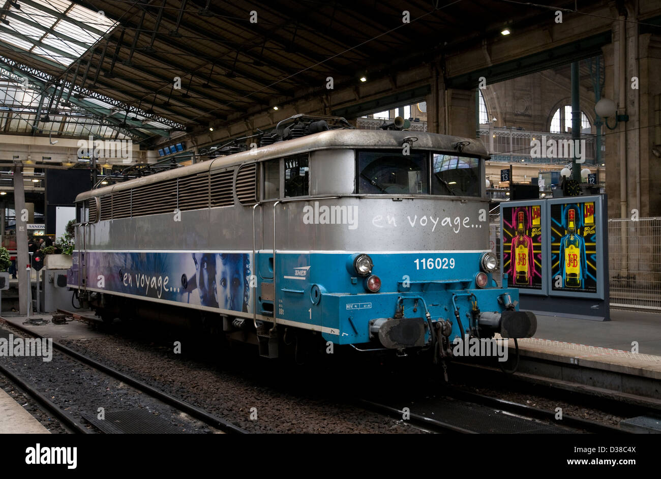 Locomotora eléctrica clase sncf,Bb,16000,116029 mte,Gare du Nord,París,Francia Foto de stock
