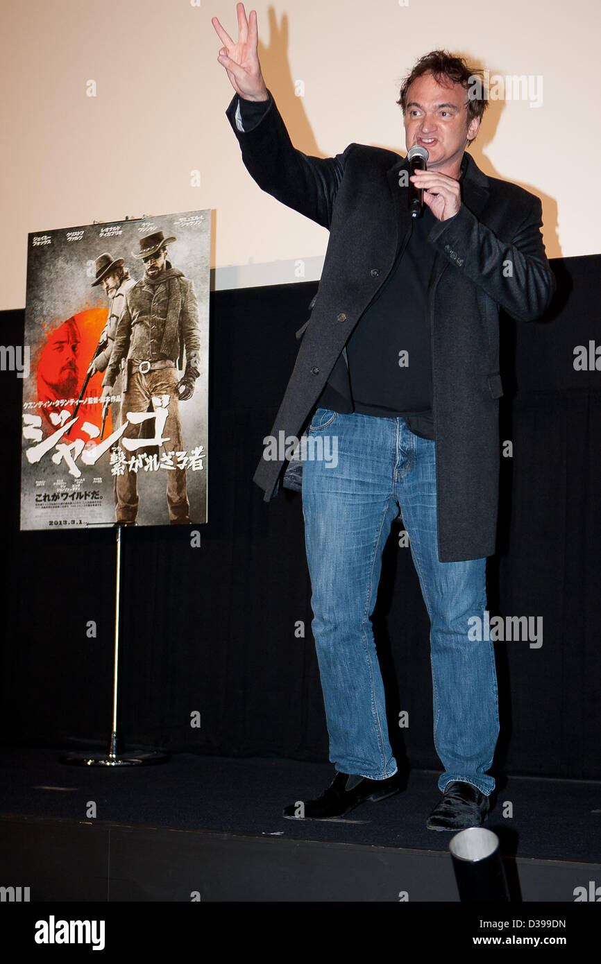 Tokio, Japón. 13 de febrero de 2013. Director Quentin Tarantino película vino directamente desde Londres para promover su más reciente película 'Django Unchained" protagonizada por: Jamie Foxx, Christoph Waltz, Leonardo DiCaprio, Kerry Washington, Samuel L. Jackson y Don Johnson a cientos de aficionados japoneses en el cine en Tokio. Fue muy enérgico a sus aficionados que vitorearon y aplaudieron a otra gran película de él. (Foto por Michael Steinebach /Aflo/Alamy Live News) Foto de stock