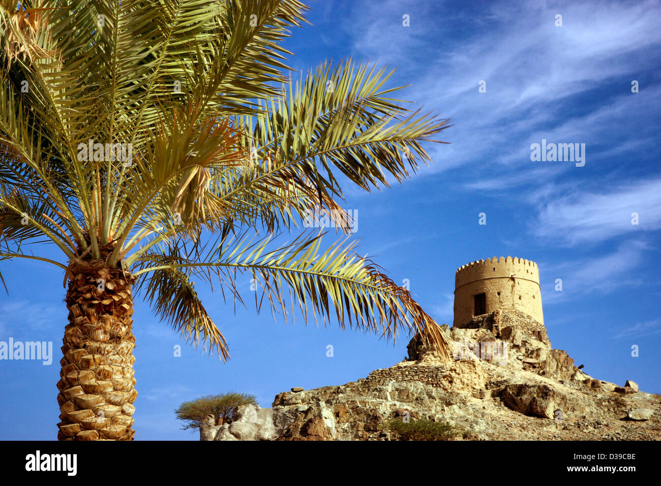 Emirato de Ajman torre de los EAU en el Hatta. Foto de stock