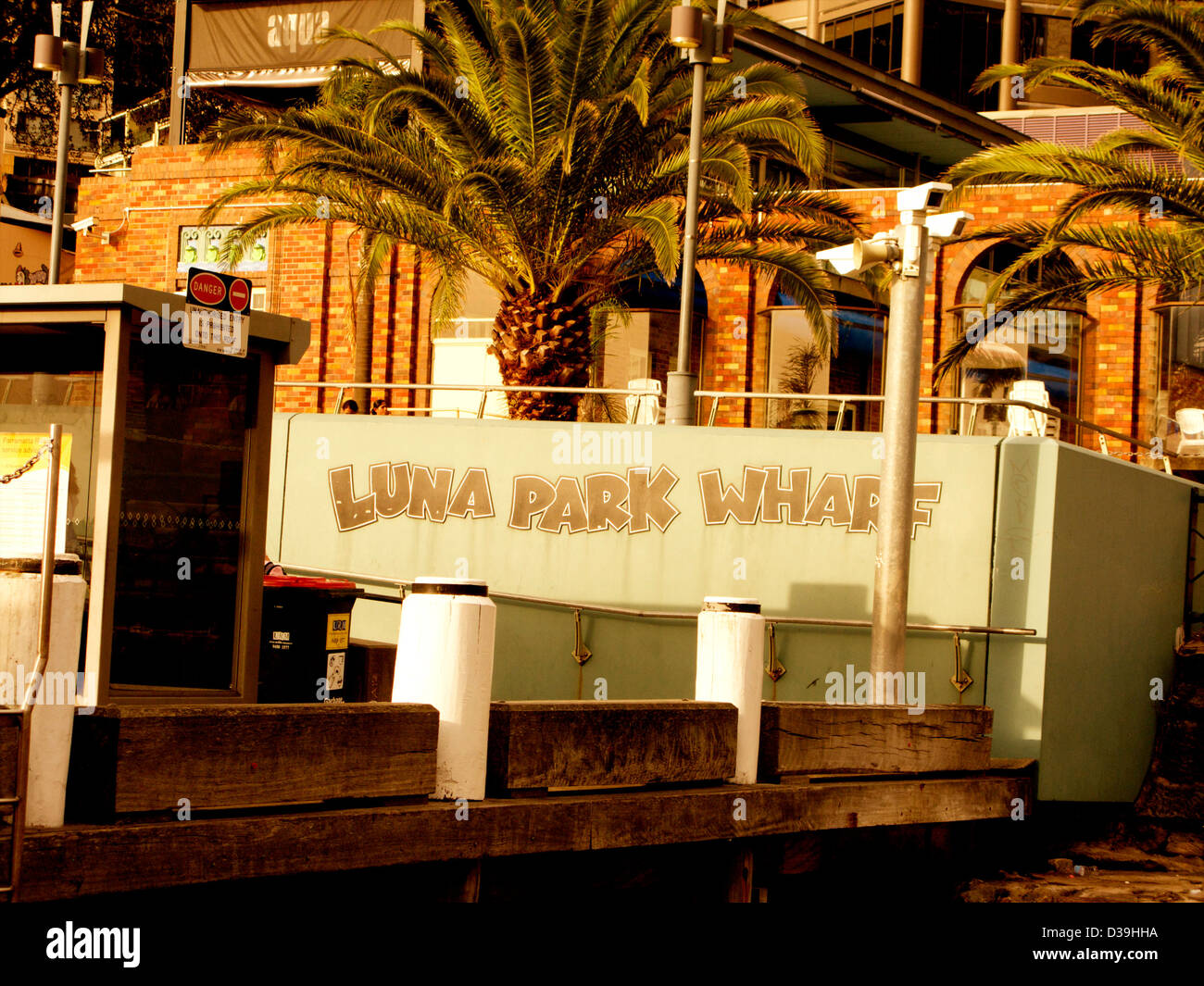 Luna Park Sydney (originalmente el Luna Park Milsons Point, también conocida como Sydney's Luna Park) es un parque de atracciones situado en Sydney Foto de stock