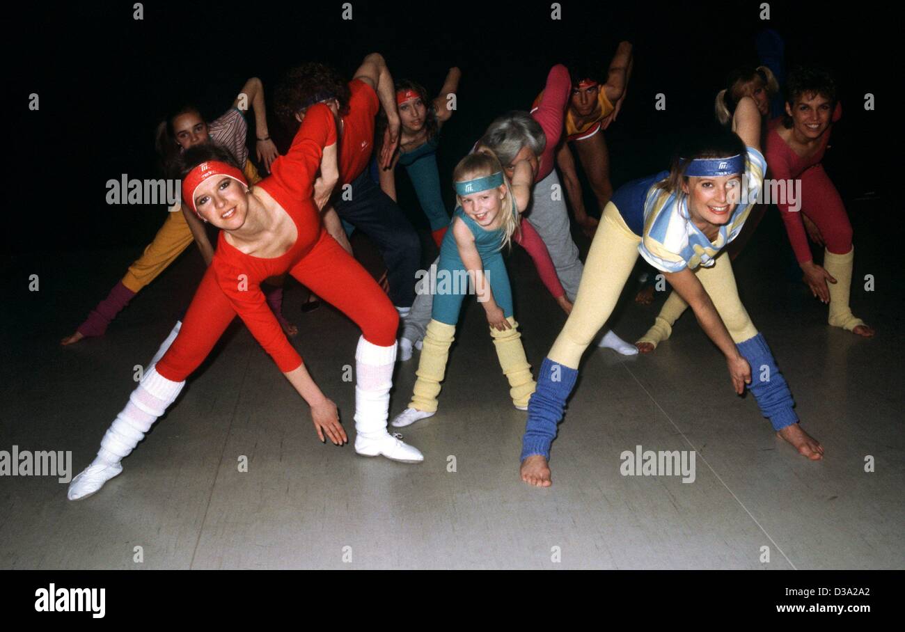 Roca fiesta fin de semana Aerobic 80s fotografías e imágenes de alta resolución - Alamy