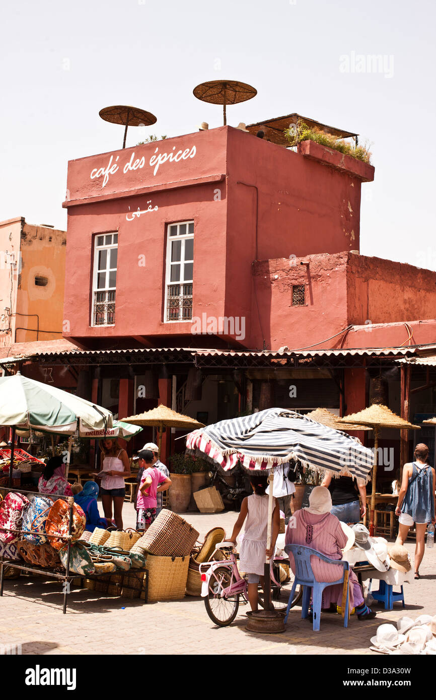 Cestas para venta en el Zoco, Marrakech, Marruecos Foto de stock