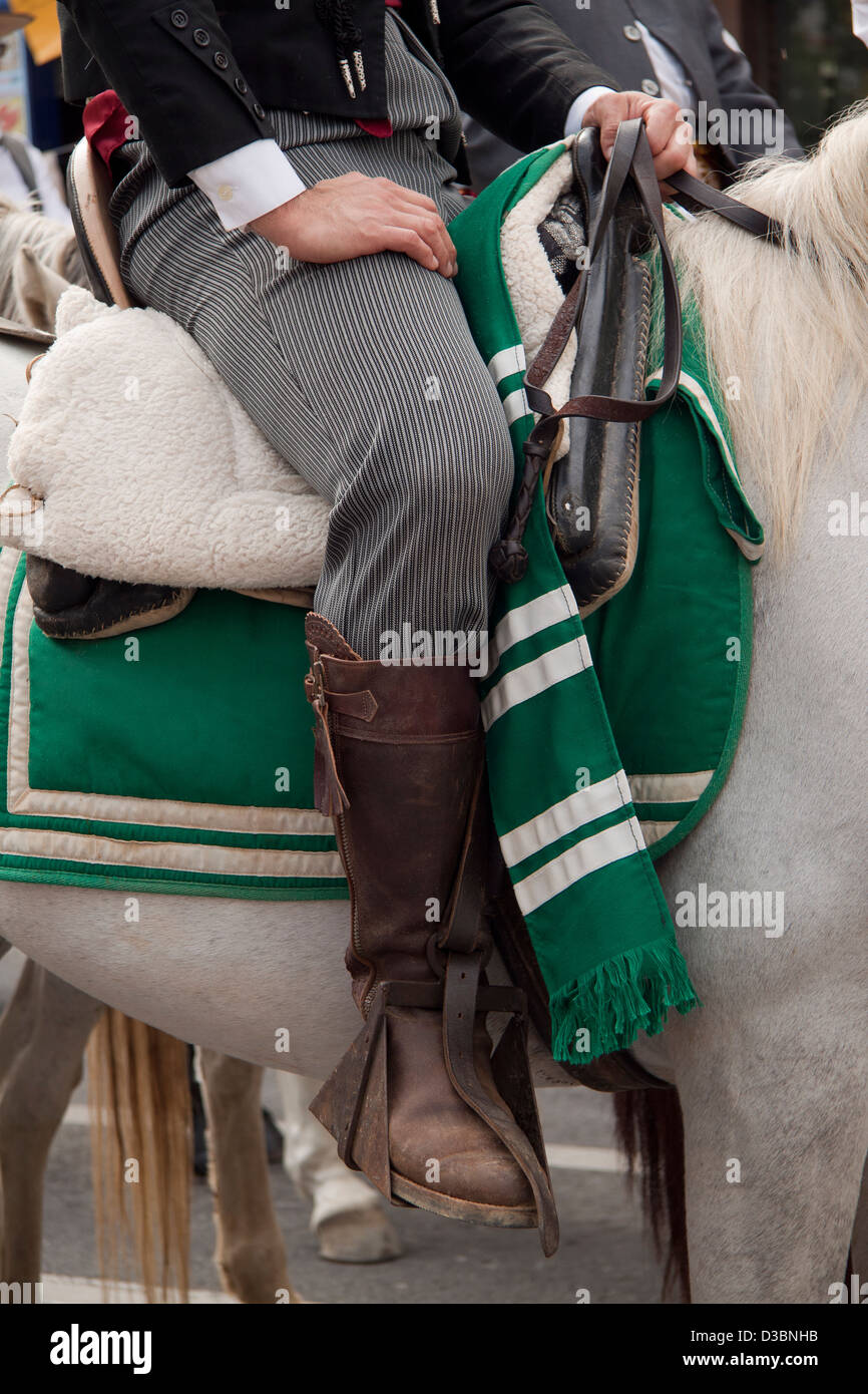 Detalle de la equitación tradicional española estribo Foto de stock