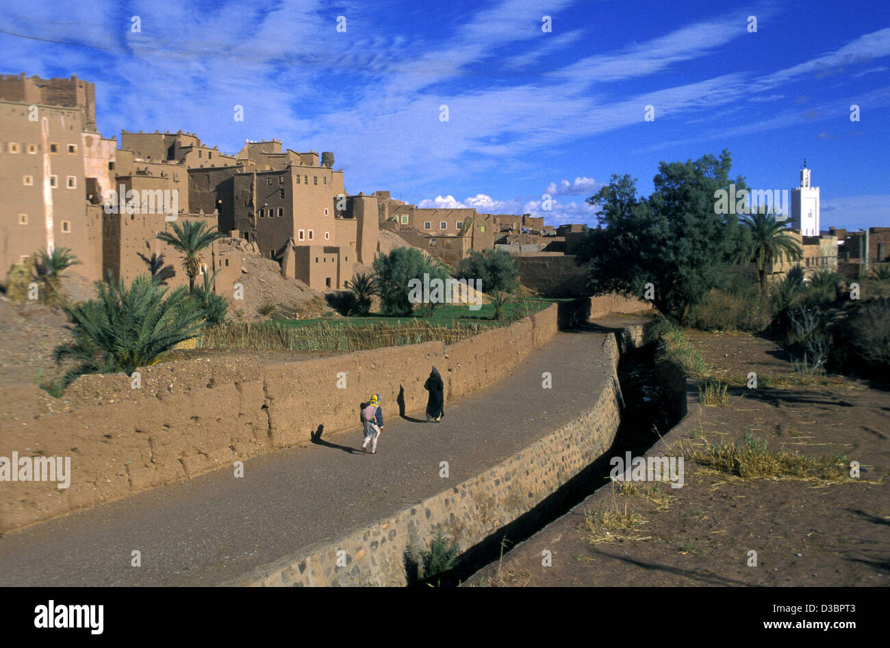 (Dpa) - Vista de la Kasbah Taourit en Ouarzazate, Marruecos, 2001. Foto de stock