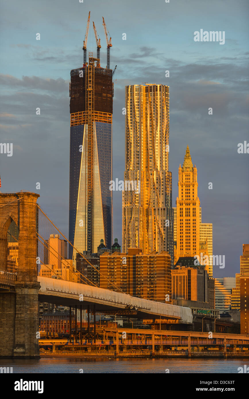 World Trade Center edificio de Gehry Lower Manhattan la ciudad de Nueva York EE.UU. Foto de stock