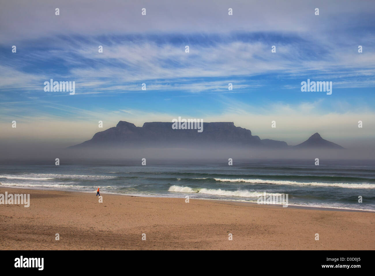 Vista de la famosa Table Mountain en Cape Town, Sudáfrica Foto de stock