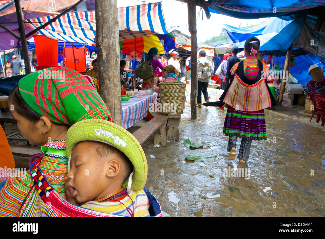 El mercado dominical de Bac Ha Vietnam, provincia de Lao Cai, la minoría Hmong Flor Foto de stock