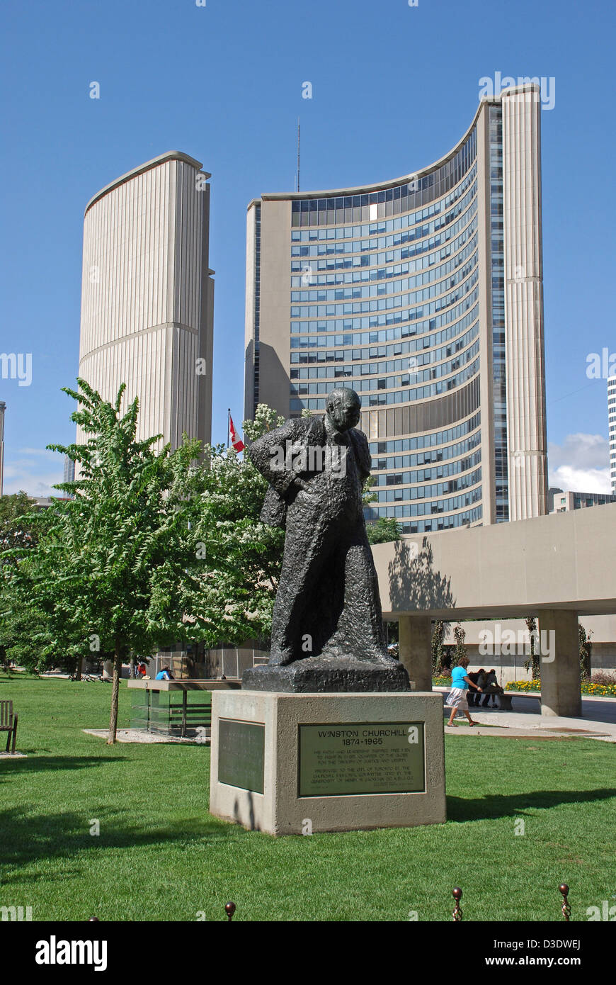 Toronto City Hall y Winston Churchill estatua Foto de stock