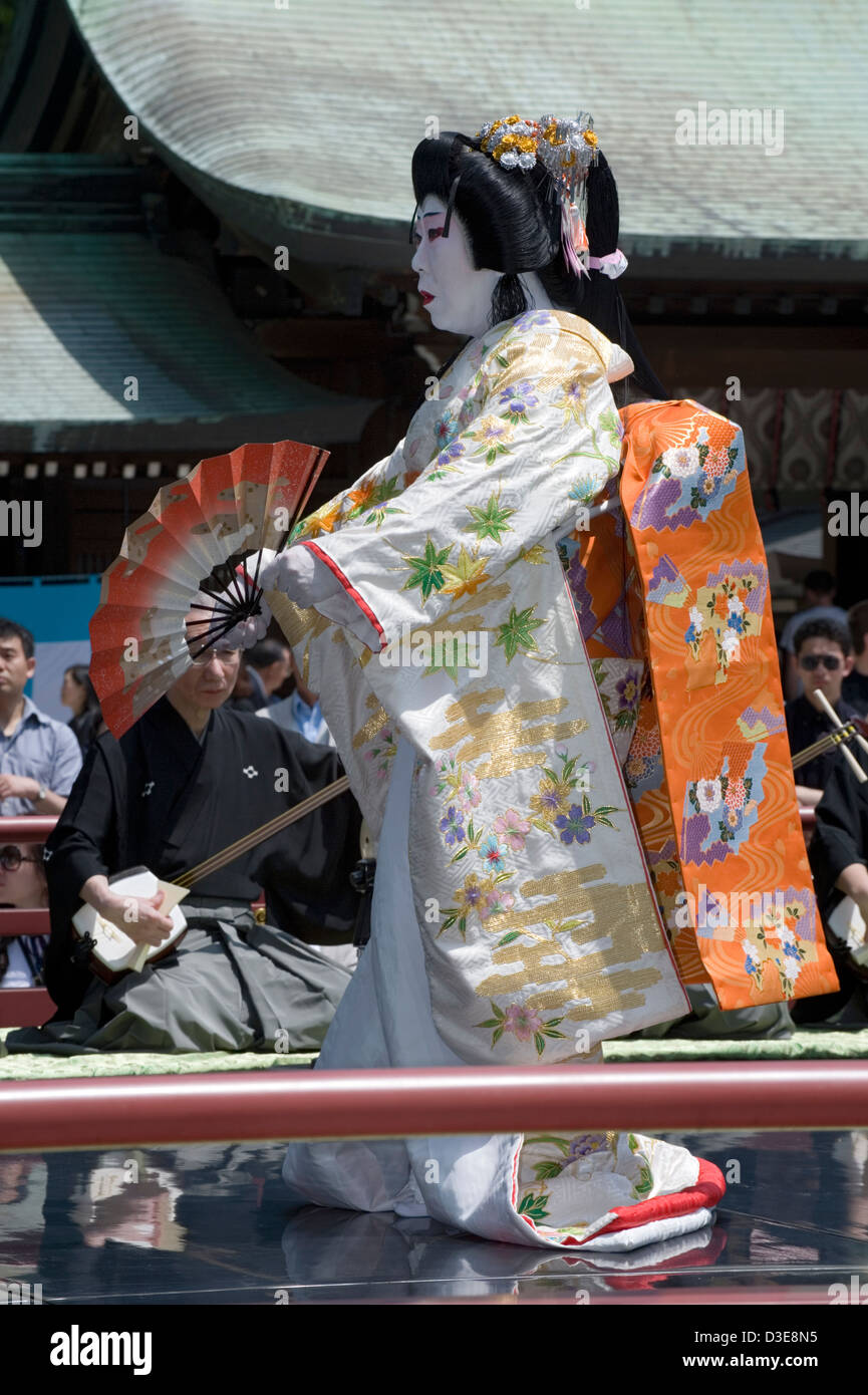 Kimono japones hombre fotografías e imágenes de alta resolución - Página 2  - Alamy