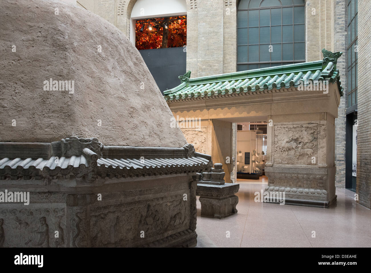 Esta es una imagen del interior del Museo Royal Ontario Asian Gallery Foto de stock