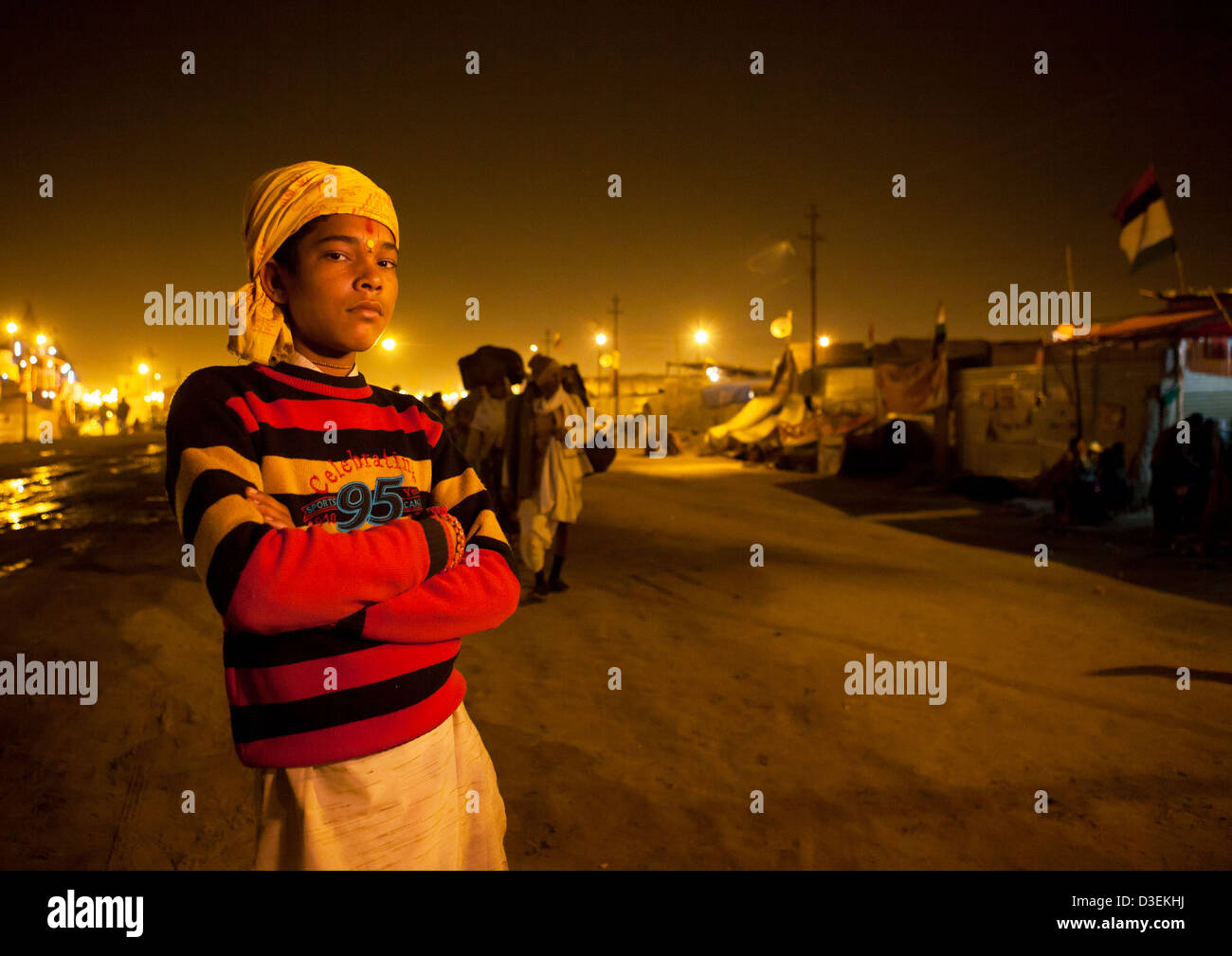 Peregrino en el Maha Kumbh Mela, Allahabad, India Foto de stock