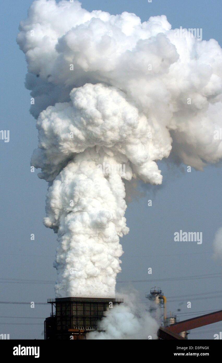 Humo del horno fotografías e imágenes de alta resolución - Alamy