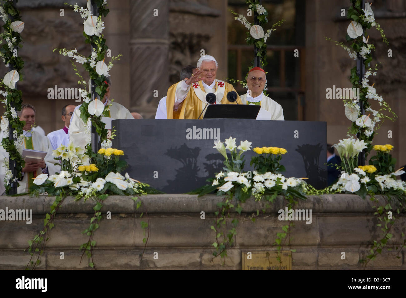 Barcelona, España, ceremonia del Papa Benedicto XVI en frente de la Sagrada Familia Foto de stock