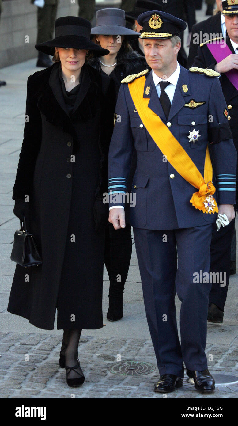(Dpa) - La princesa Mathilde de la corona y el Príncipe Felipe de Bélgica asistir al funeral de la Gran Duquesa Josefina-Carlota de Luxemburgo en Luxemburgo, el 15 de enero de 2005. La Gran Duquesa murió de un cáncer de pulmón a la edad de 77 años el 10 de enero de 2005. Foto de stock