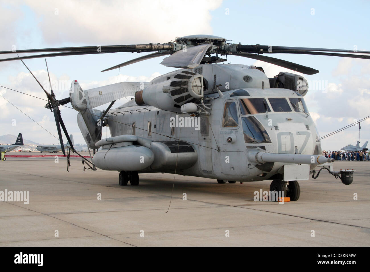 Los Marines del tipo CH-53E Super Stallion helicóptero en exhibición en el Miramar Air Show Foto de stock