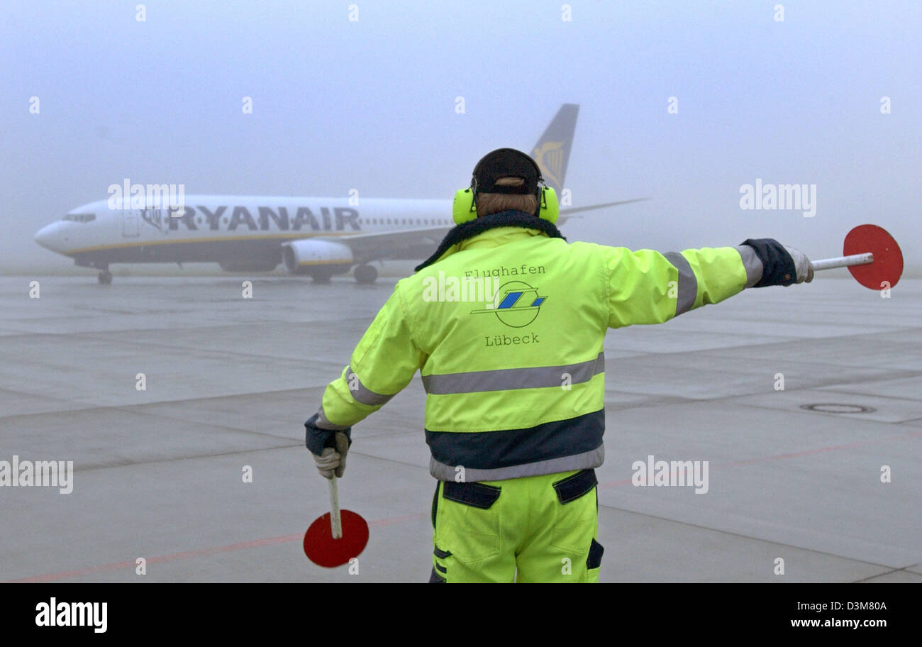 Vuelo diario fotografías e imágenes de alta resolución - Página 2 - Alamy