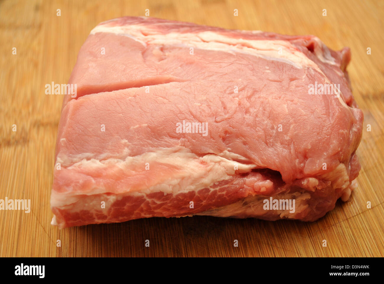 Asado de cerdo cruda Foto de stock