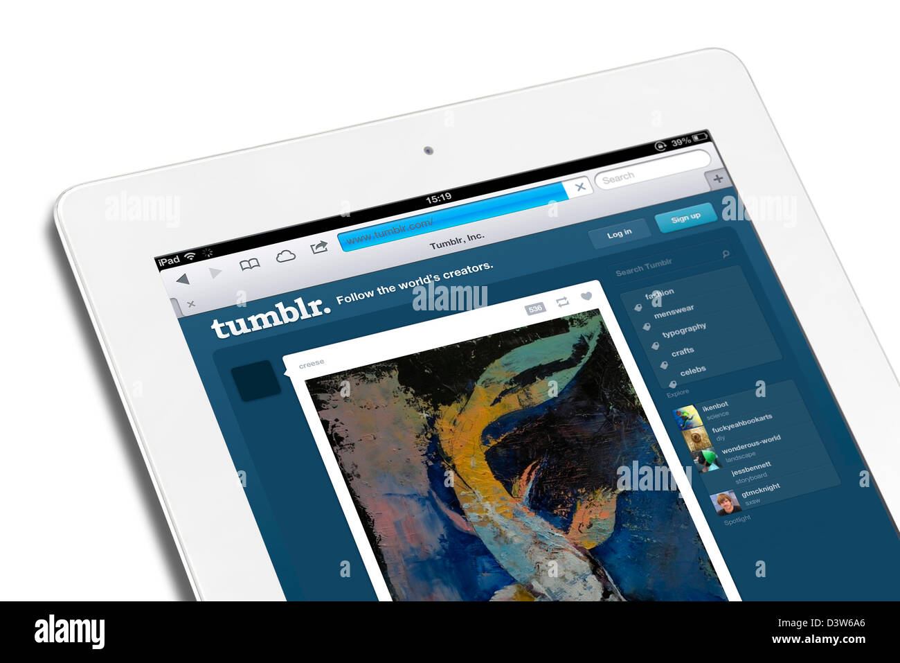 Tumblr, las redes sociales y sitios de microblogging, vistos en una 4ª generación de Apple iPad Foto de stock