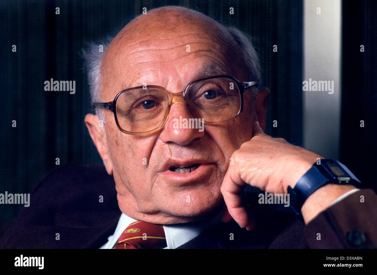 Milton Friedman (1912-2006) el 1976 American Premio Nobel de Ciencias Económicas. Fotografiado en San Francisco, CA, EE.UU. Foto de stock