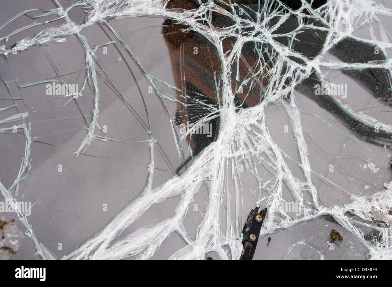 Broken glass windscreen crack cracked fotografías e imágenes de alta  resolución - Alamy
