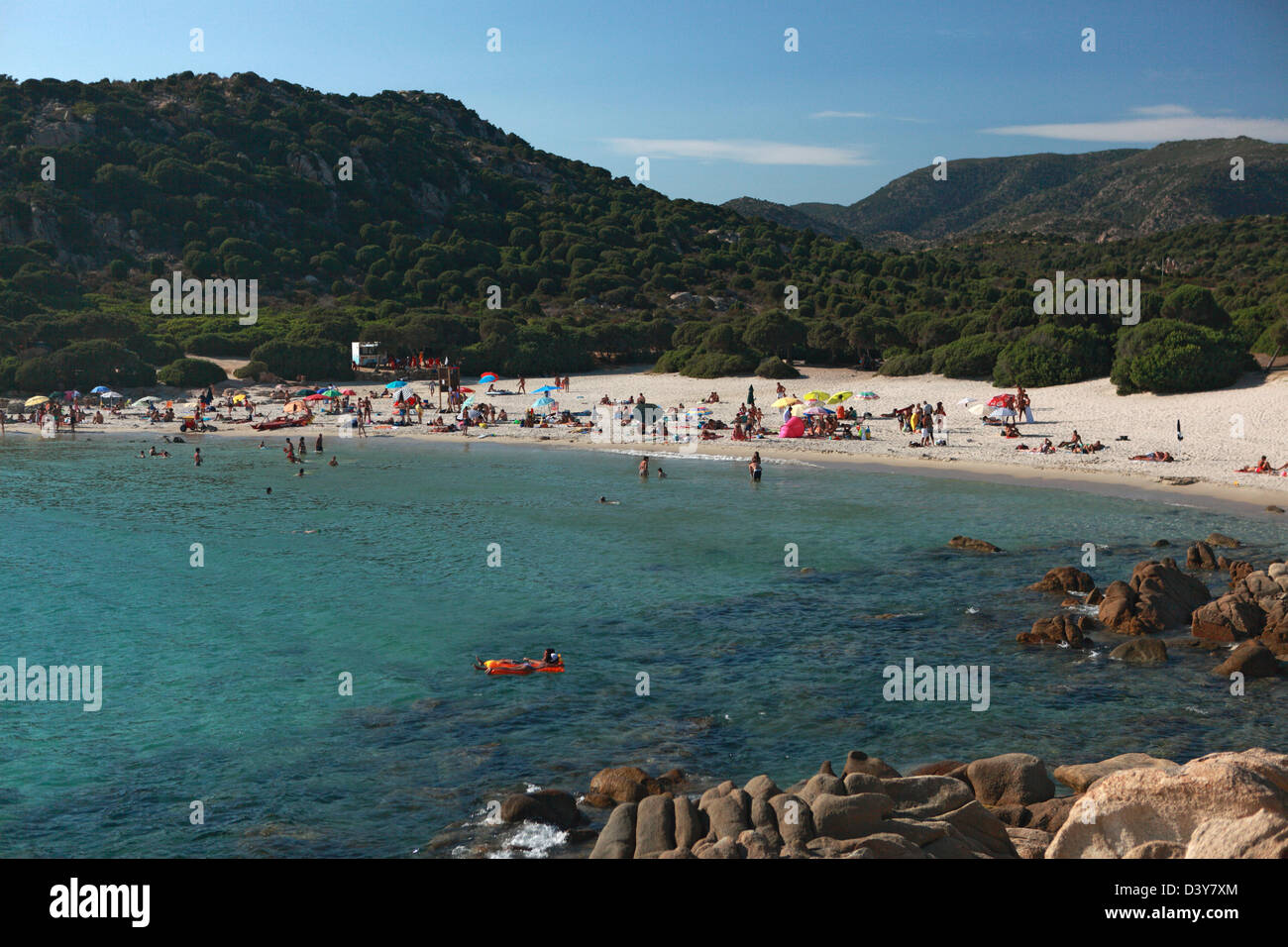 Santa Margherita Di Pula, Italia, vista a la playa Foto de stock