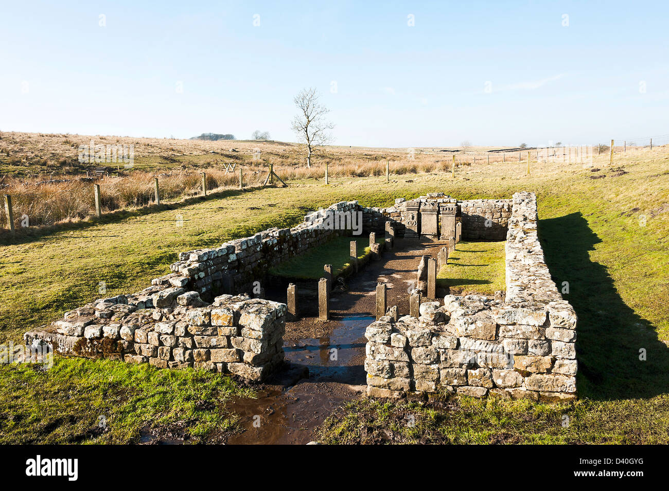 Templo de mitra muro de adriano fotografías e imágenes de alta