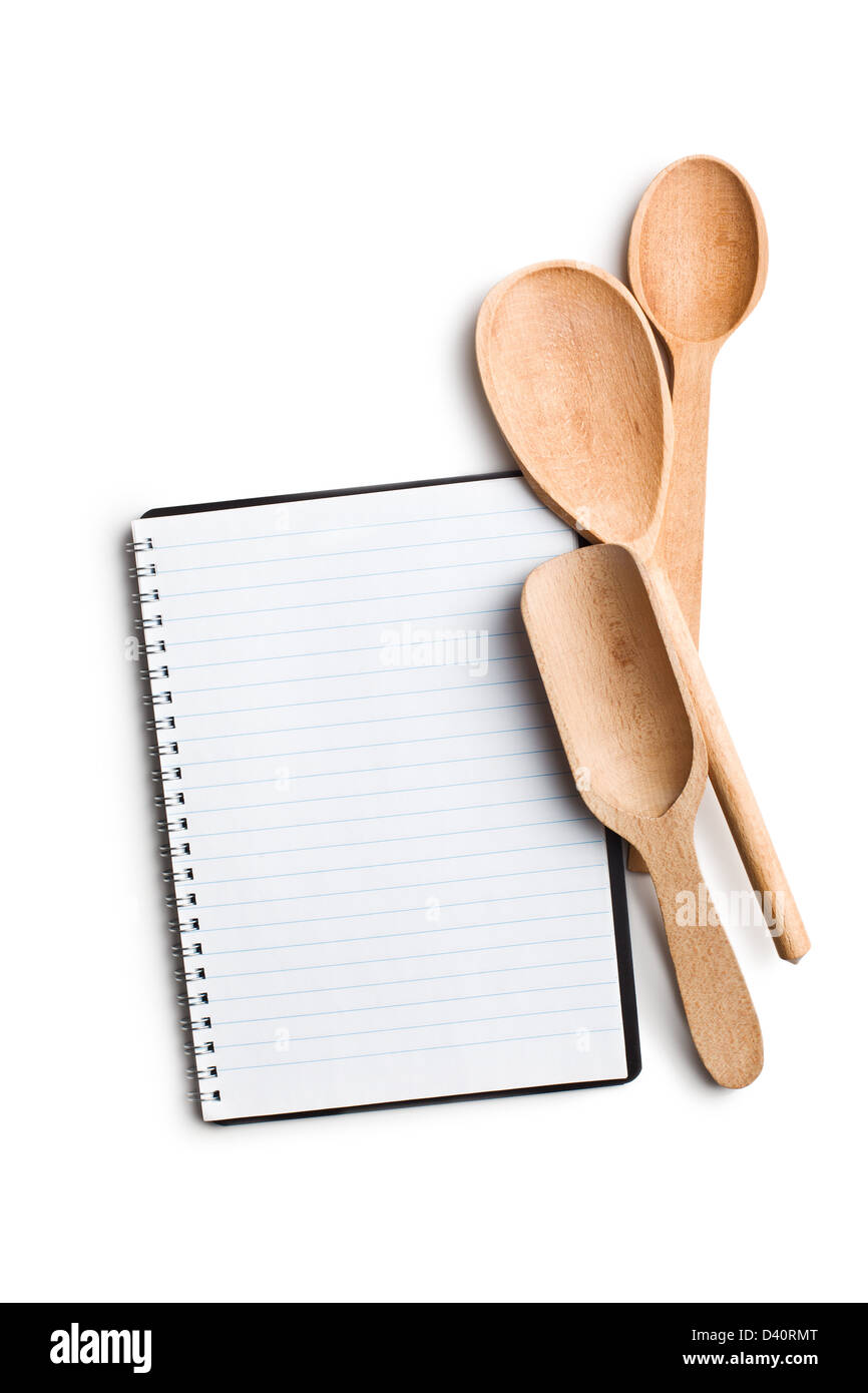 Libro de recetas en blanco con utensilios de cocina sobre fondo blanco  Fotografía de stock - Alamy