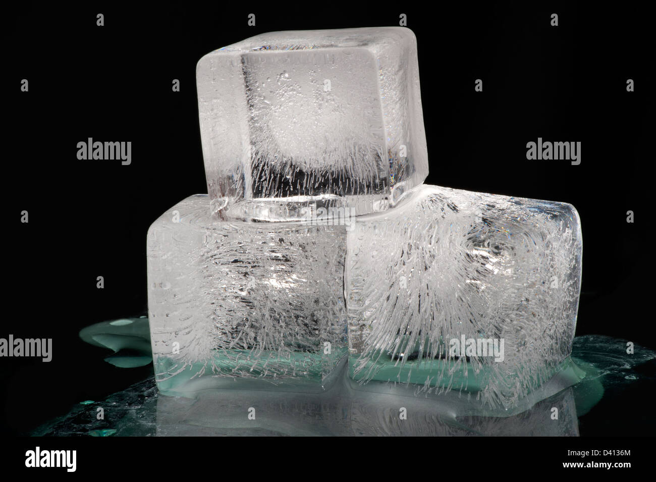 cubitos de hielo, bloques de hielo, cubitos de hielo, bloques de hielo  Fotografía de stock - Alamy