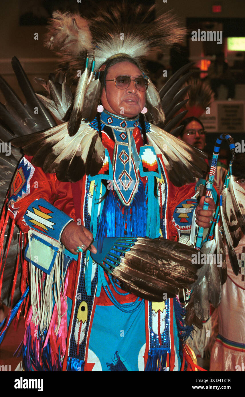Baile Indio Americano Nativo en Pow Wow en Dakota del Sur, EE.UU. Foto de stock