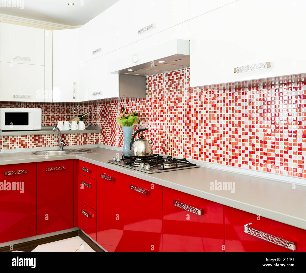 Cocina colores rojo y blanco Fotografía de stock - Alamy