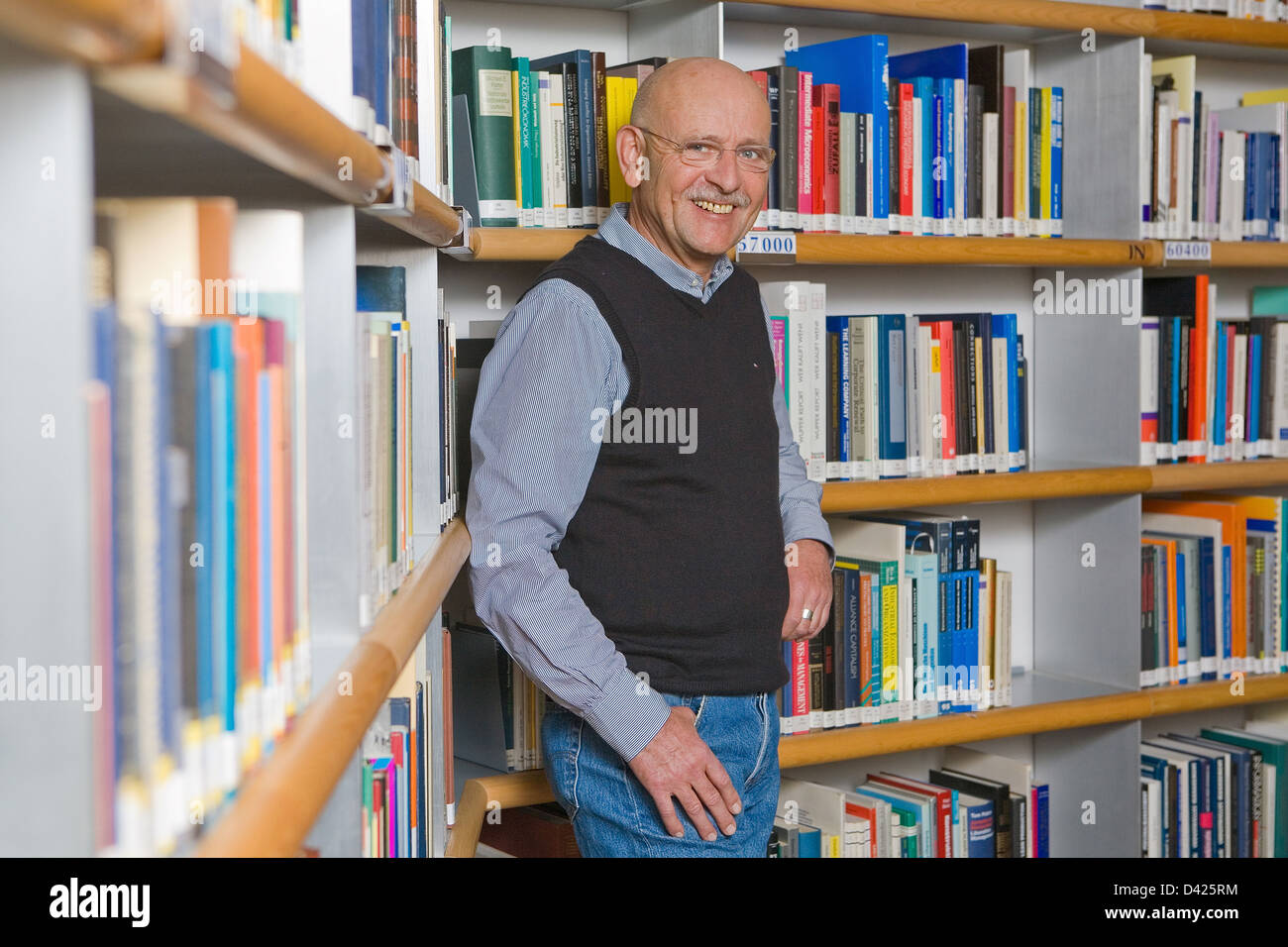 Berlín, Alemania, el Prof. Dr. Rolf Rosenbrock, Director del Grupo de Investigación sobre Salud Pública Foto de stock
