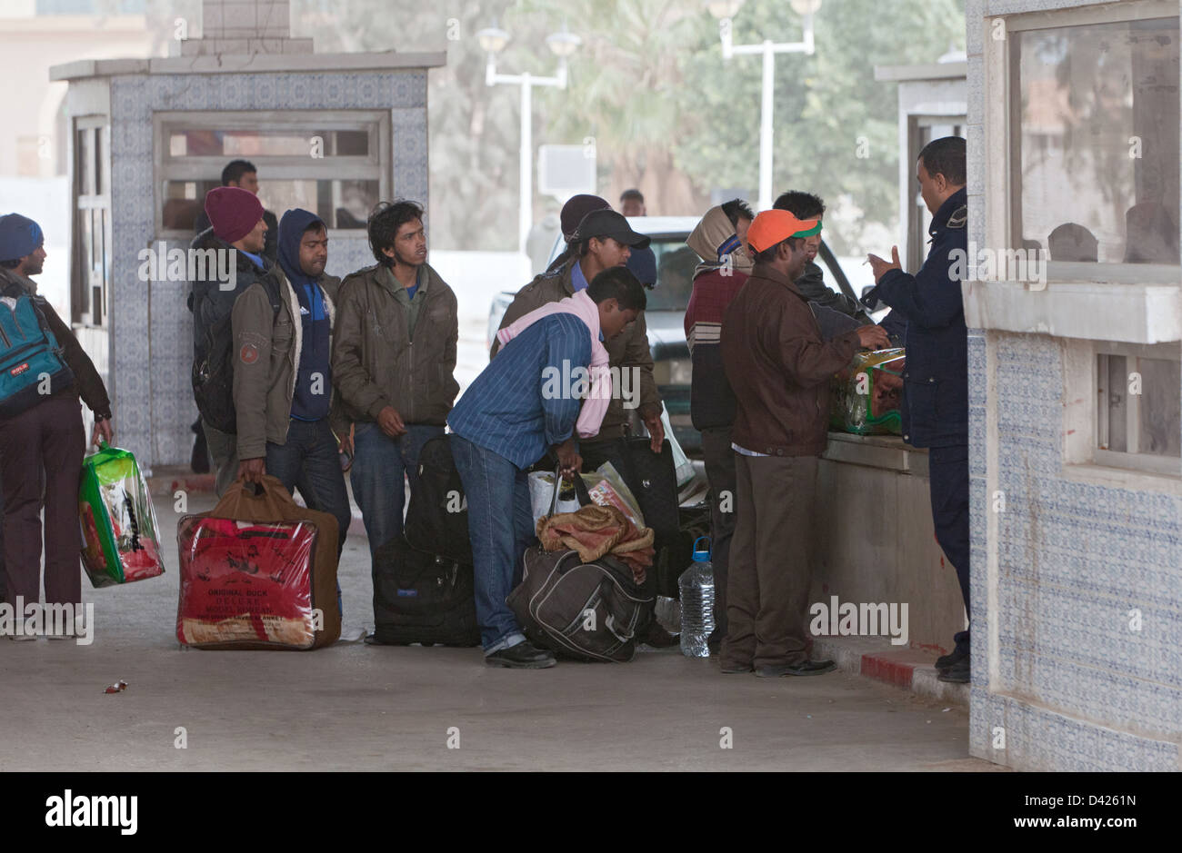 Ben Gardane, Túnez, refugiados en la frontera de Túnez Foto de stock