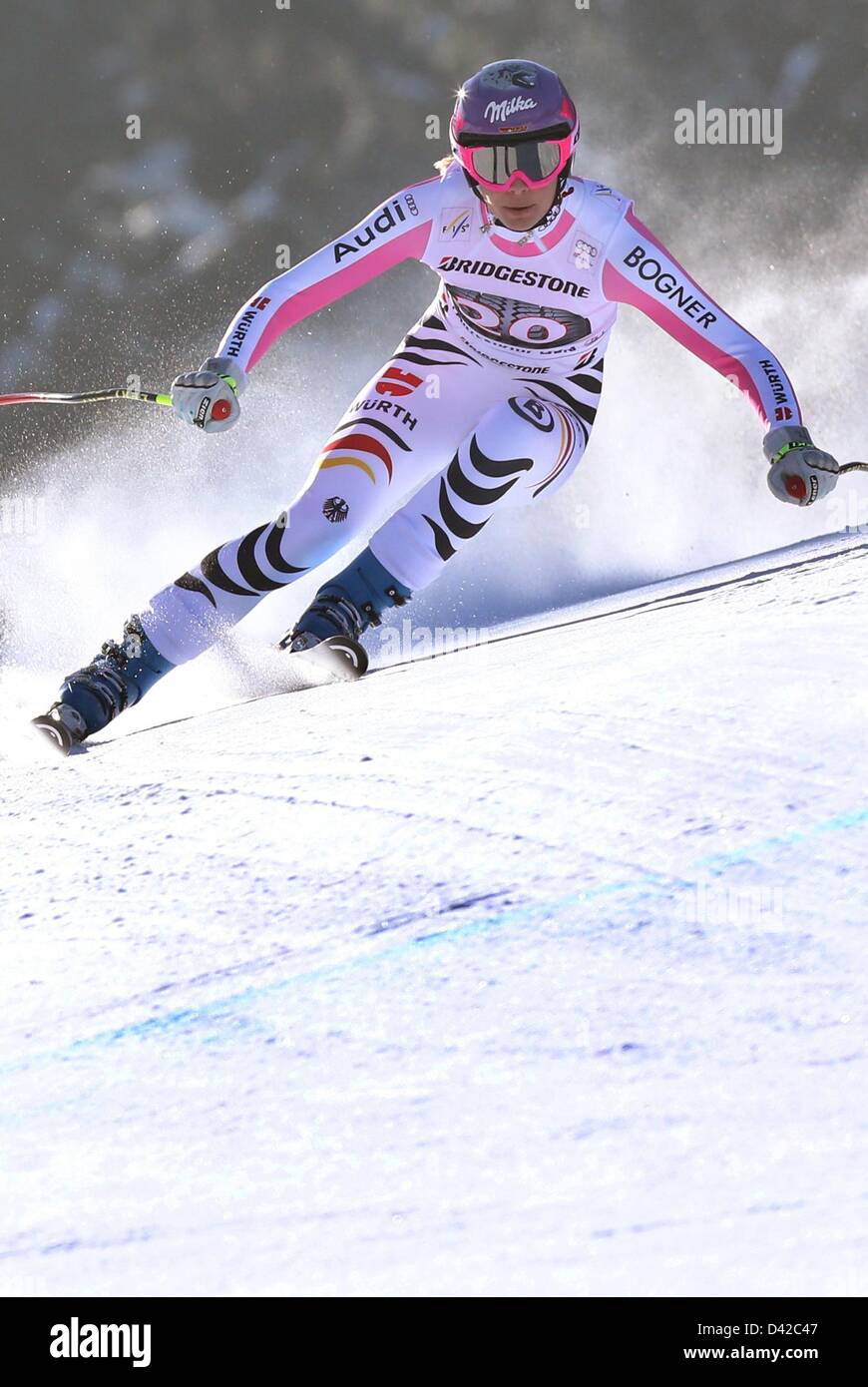 Maria Höfl-Riesch (Alemania) en acción en la carrera de descenso de la mujer de la Copa del Mundo de esquí alpino de Garmisch-Partenkirchen (Alemania), 02 de marzo de 2013. Foto: Karl-Josef Hildenbrand Foto de stock