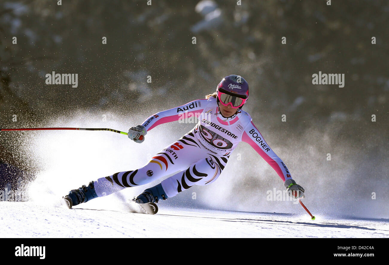 Maria Höfl-Riesch (Alemania) en acción en la carrera de descenso de la mujer de la Copa del Mundo de esquí alpino de Garmisch-Partenkirchen (Alemania), 02 de marzo de 2013. Foto: Karl-Josef Hildenbrand Foto de stock