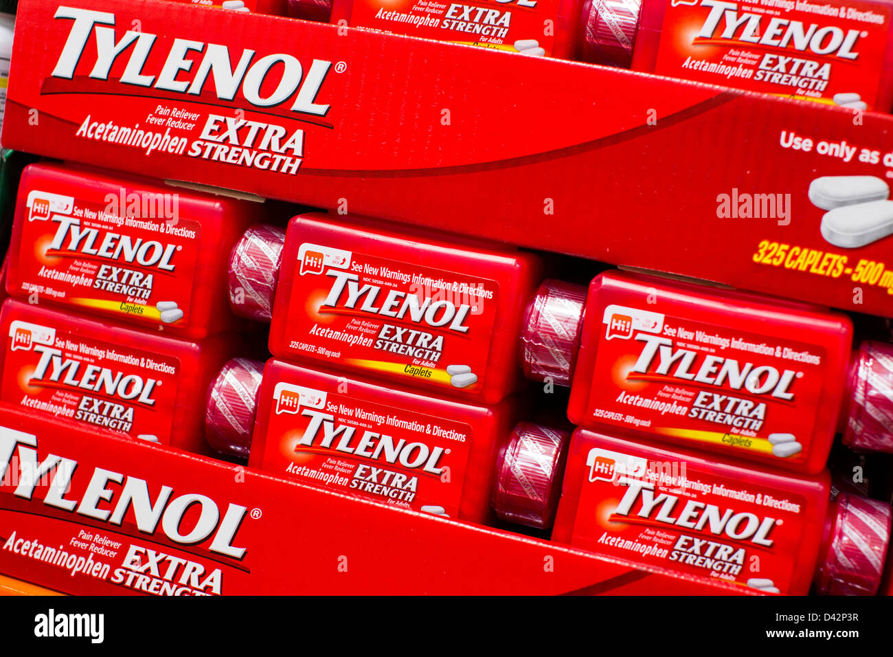 Tylenol extra strength en exhibición en un Costco Wholesale Warehouse Club. Foto de stock
