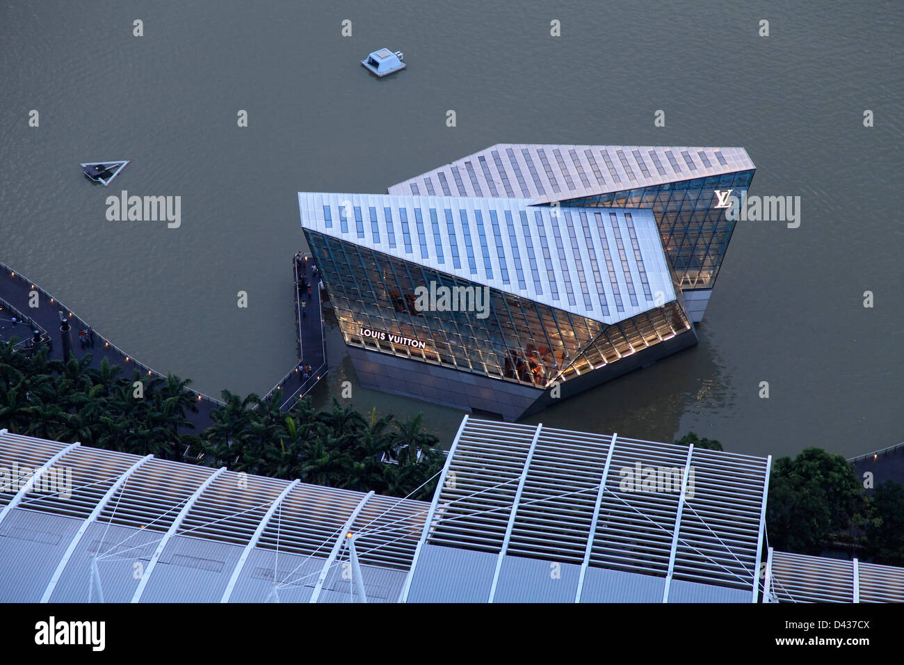 Louis vuitton singapore fotografías e imágenes de alta resolución - Alamy