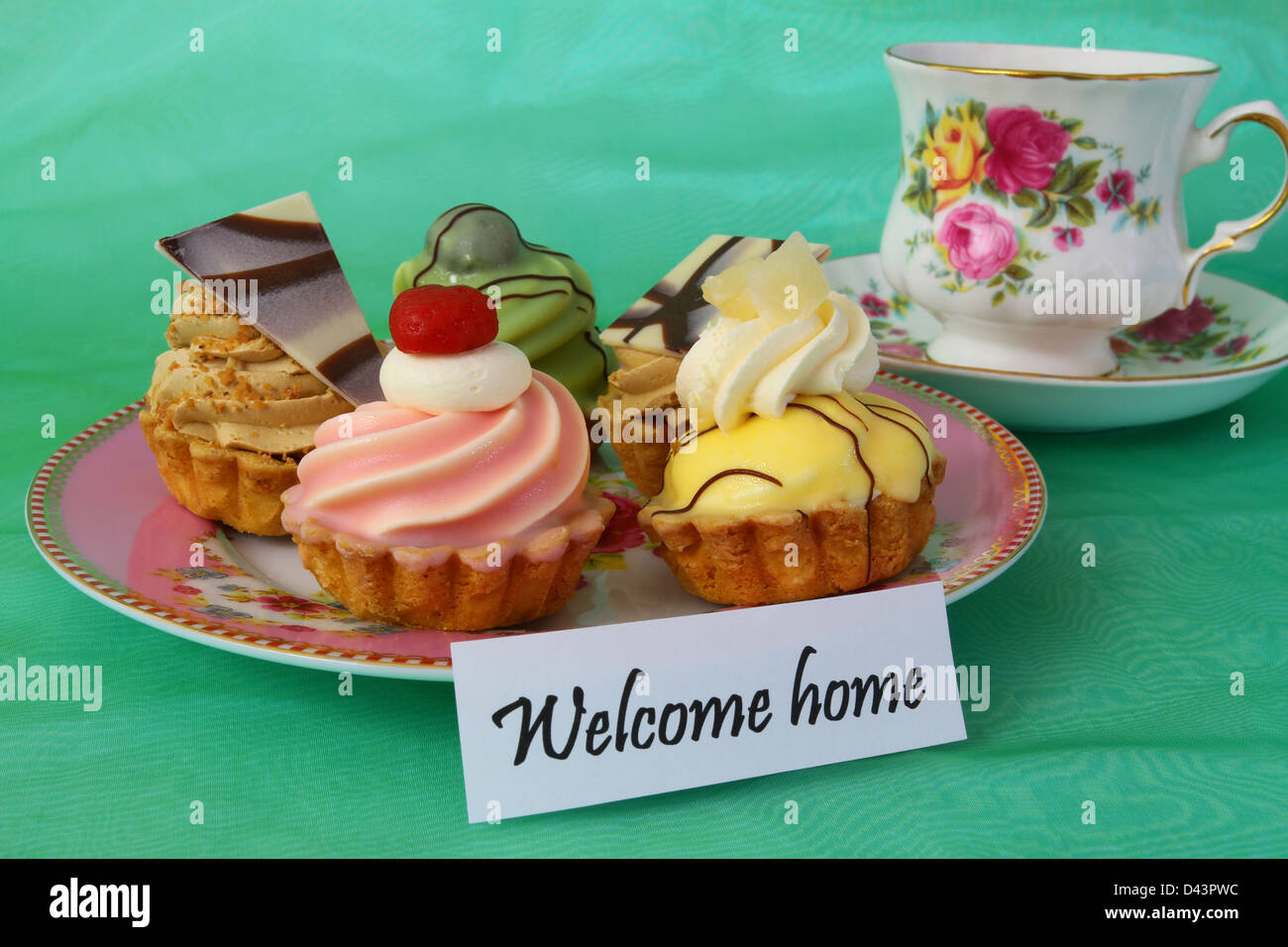 Bienvenido a casa pastel fotografías e imágenes de alta resolución - Alamy