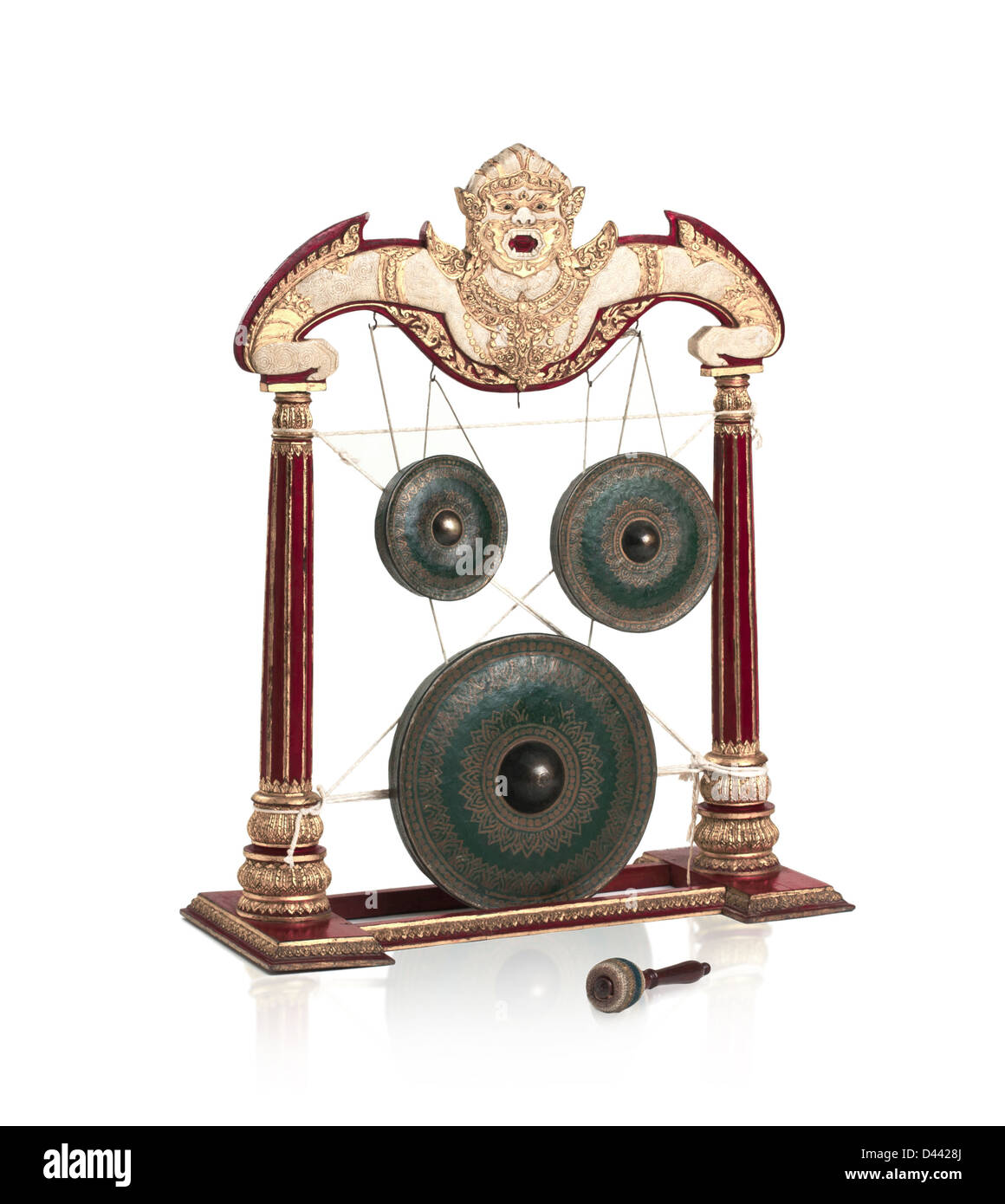 Gong tailandés antiguo instrumento musical, se utilizan en la ceremonia de  celebración especial Fotografía de stock - Alamy