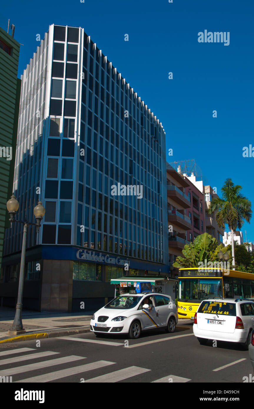 El tráfico en el Parque de San Telmo en el barrio de Triana de Las Palmas  de Gran Canaria Ciudad de la isla de Gran Canaria, Islas Canarias  Fotografía de stock -