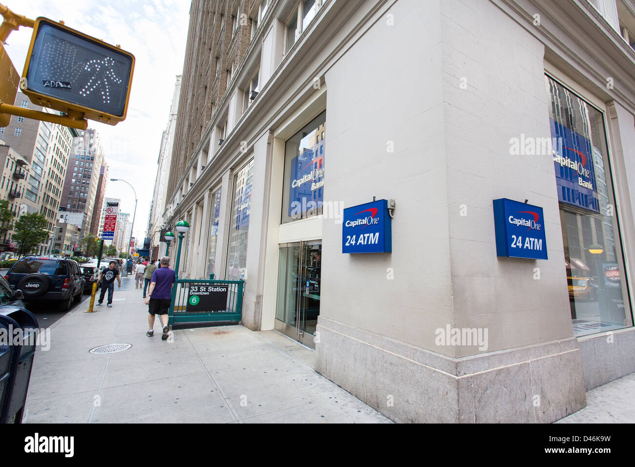 Capital One Bank tienda en la Ciudad de Nueva York, NY Foto de stock